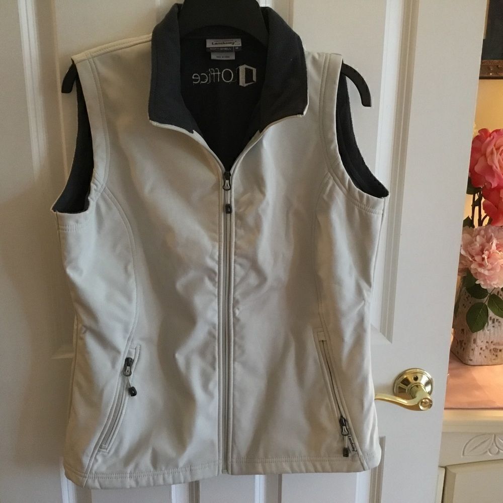 NWOT. Women’s Outdoor “NEO” Vest Size M.